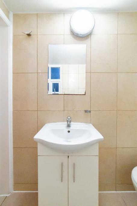 2 Bedroom Apartment London Bagian luar foto